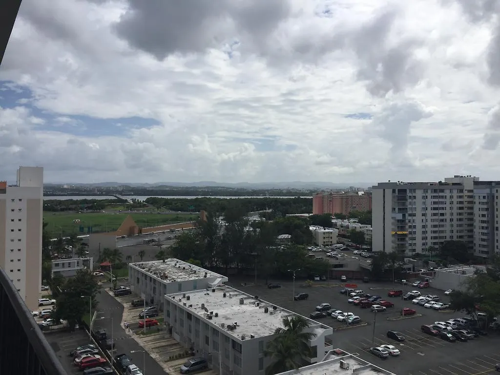 La Mancha Isla Verde Beach Apartment 圣胡安