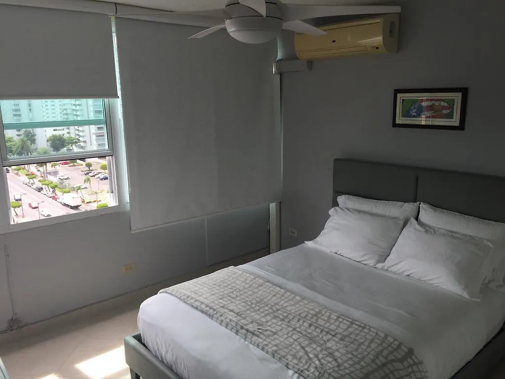 La Mancha Isla Verde Beach Apartment 圣胡安